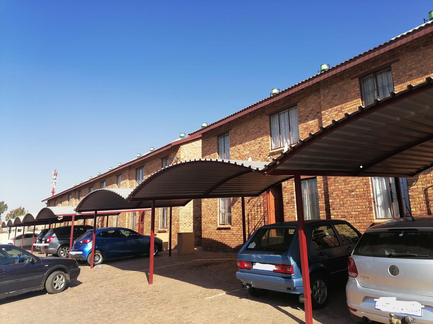 2 Bedroom Apartment / flat for sale in Olievenhoutbosch P24113226412
