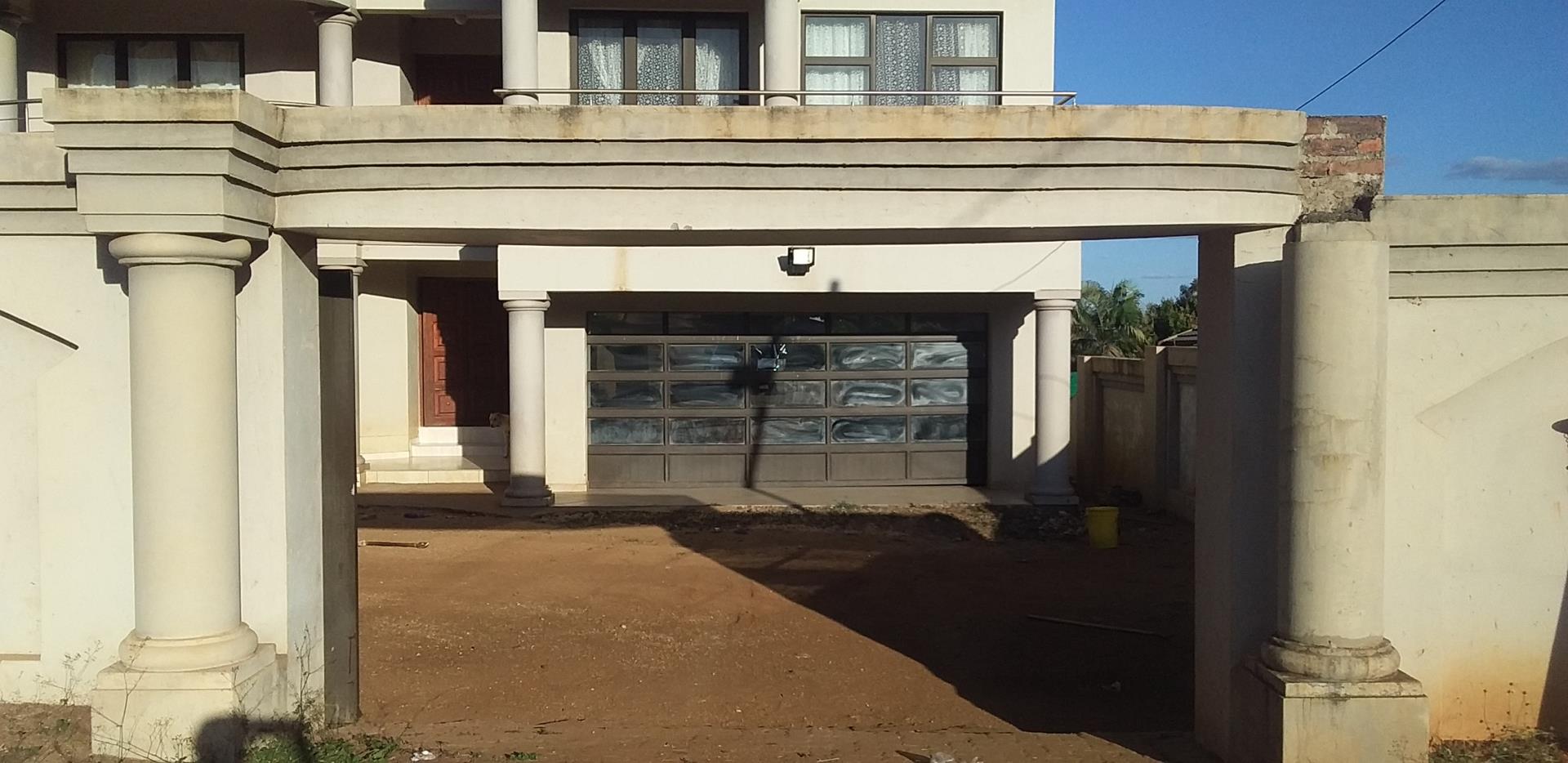 6 Bedroom House for sale in Thohoyandou P24110210267