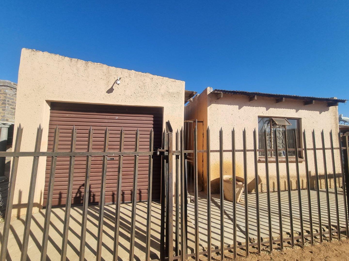 3 Bedroom House for sale in Kanana P24113227692