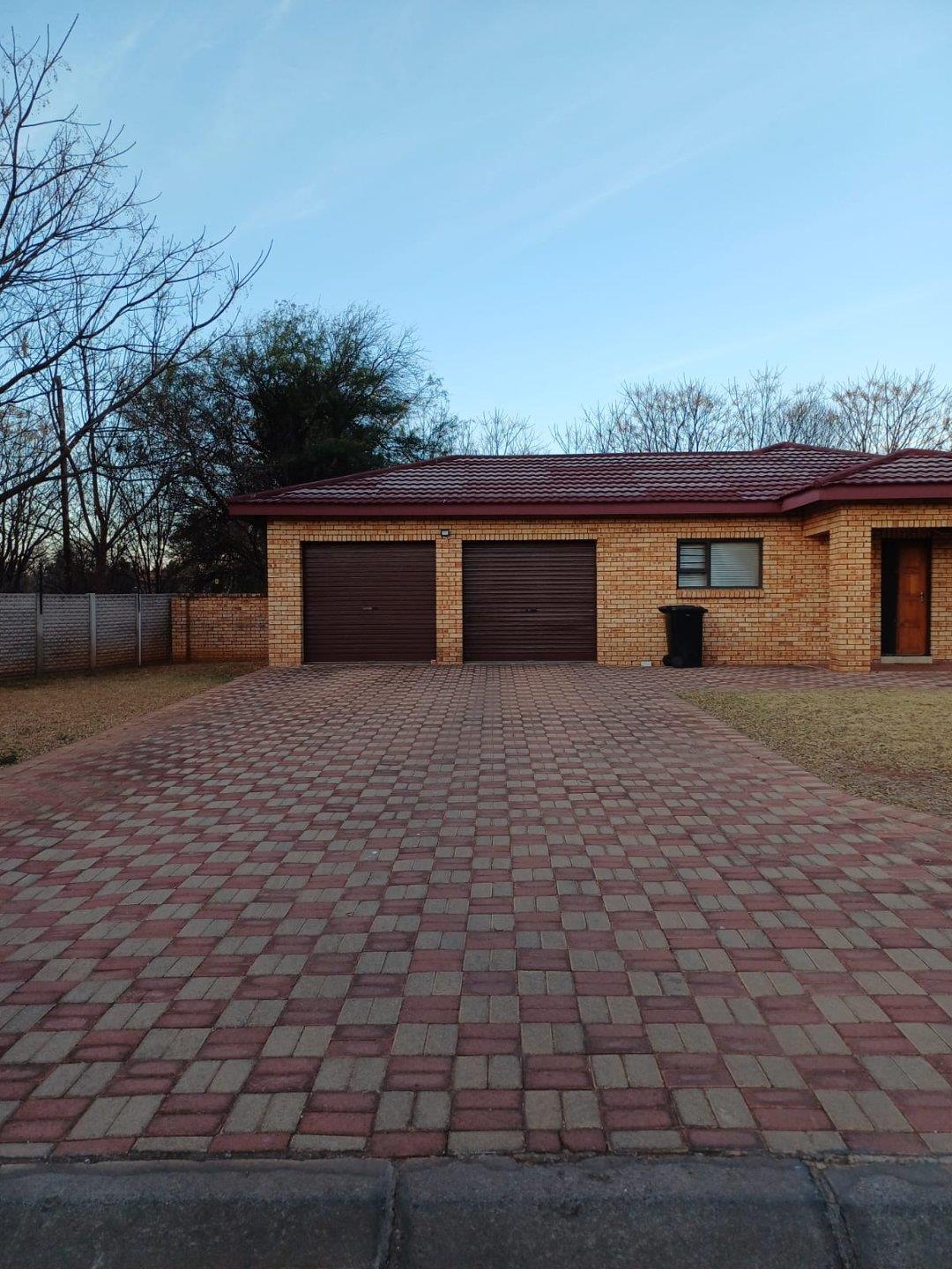 House for sale in Kuruman P24113231452