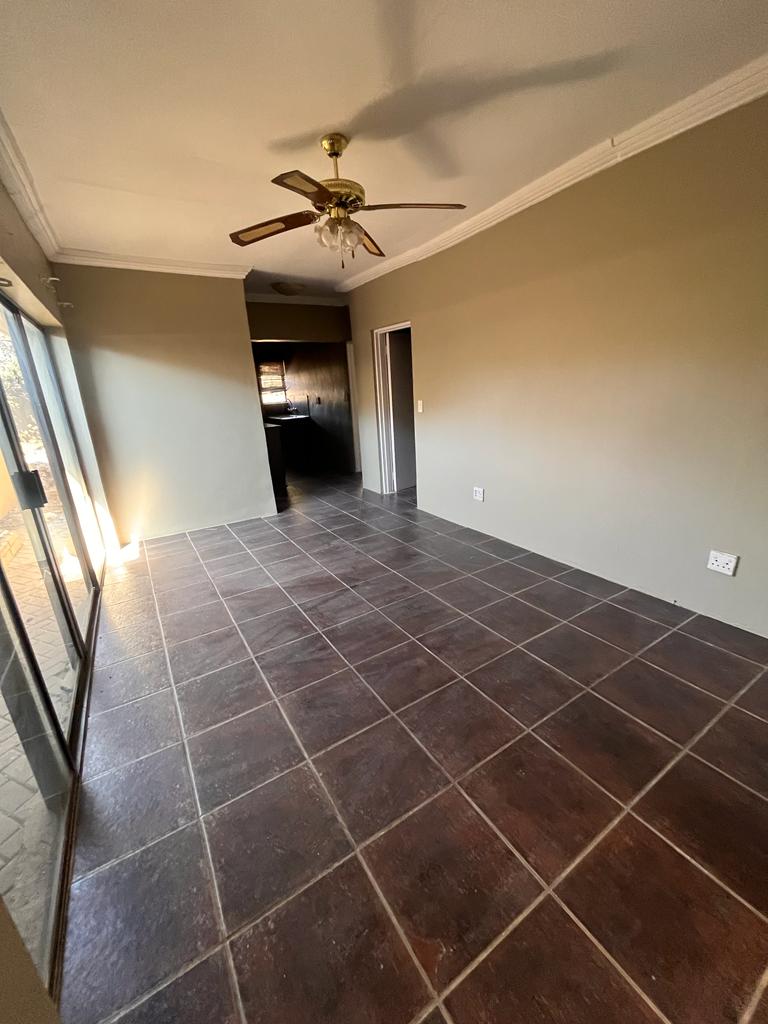 2 Bedroom Apartment / flat to rent in Bayswater P24114686120