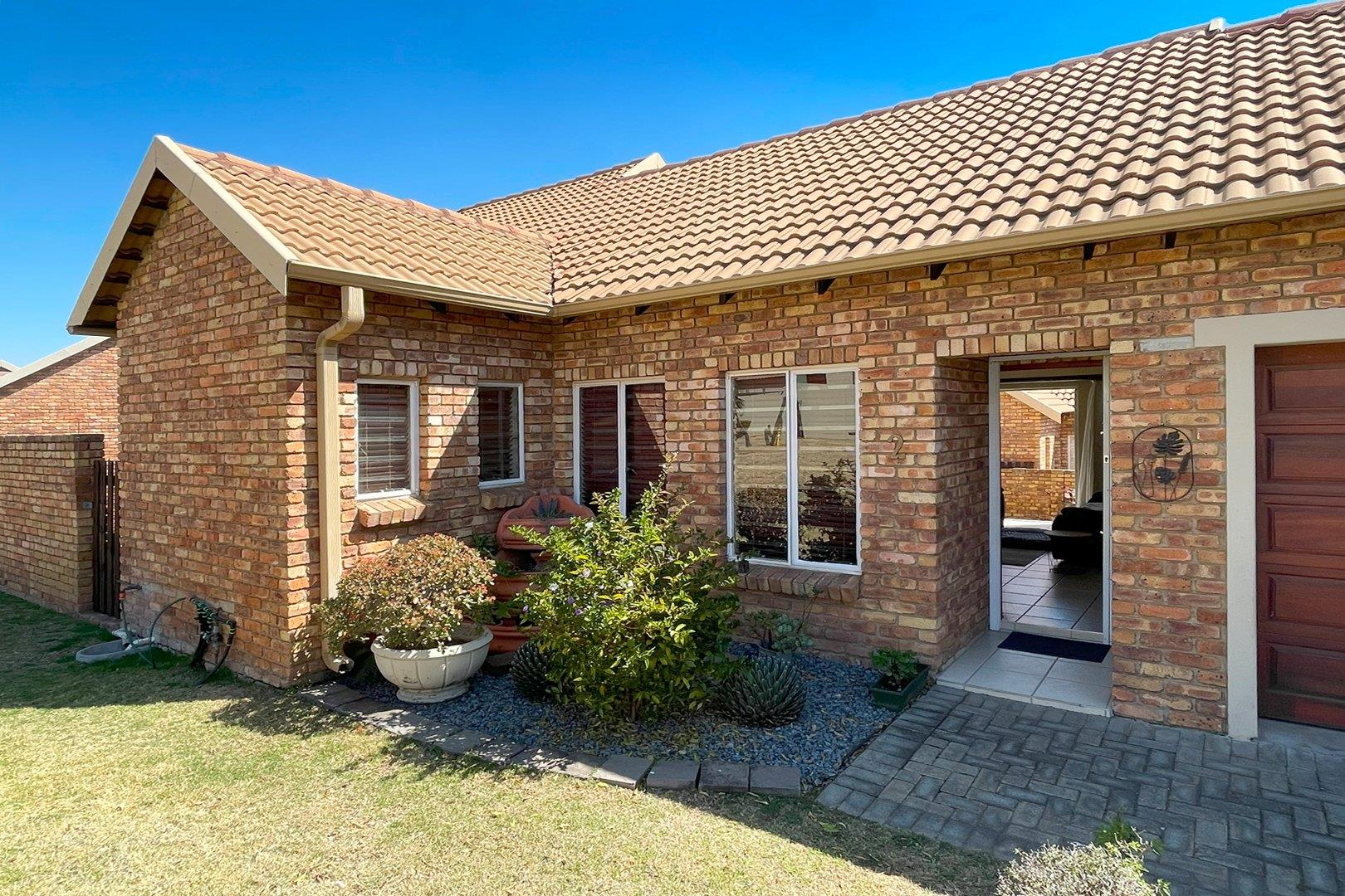 2 Bedroom Townhouse for sale in Brooklands Lifestyle Estate 6909