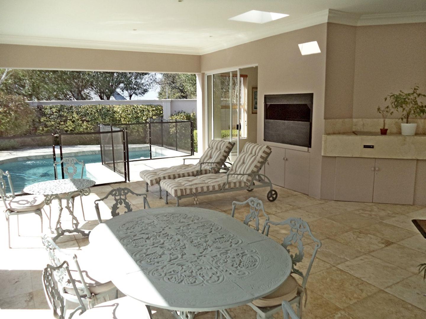 4 Bedroom House for sale in Kenilworth Upper P24113247063