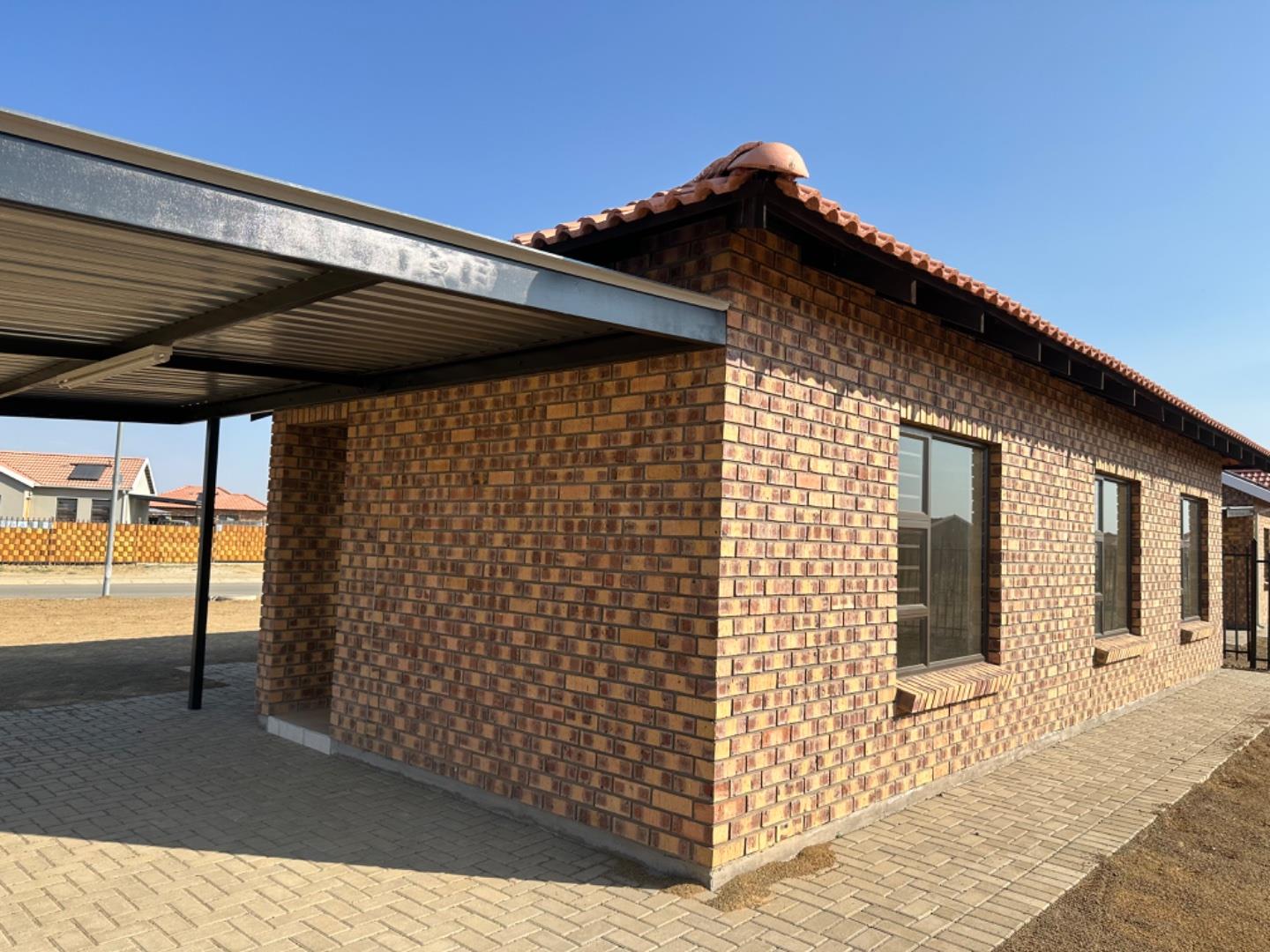 3 Bedroom House for sale in Hillside View P24113249501