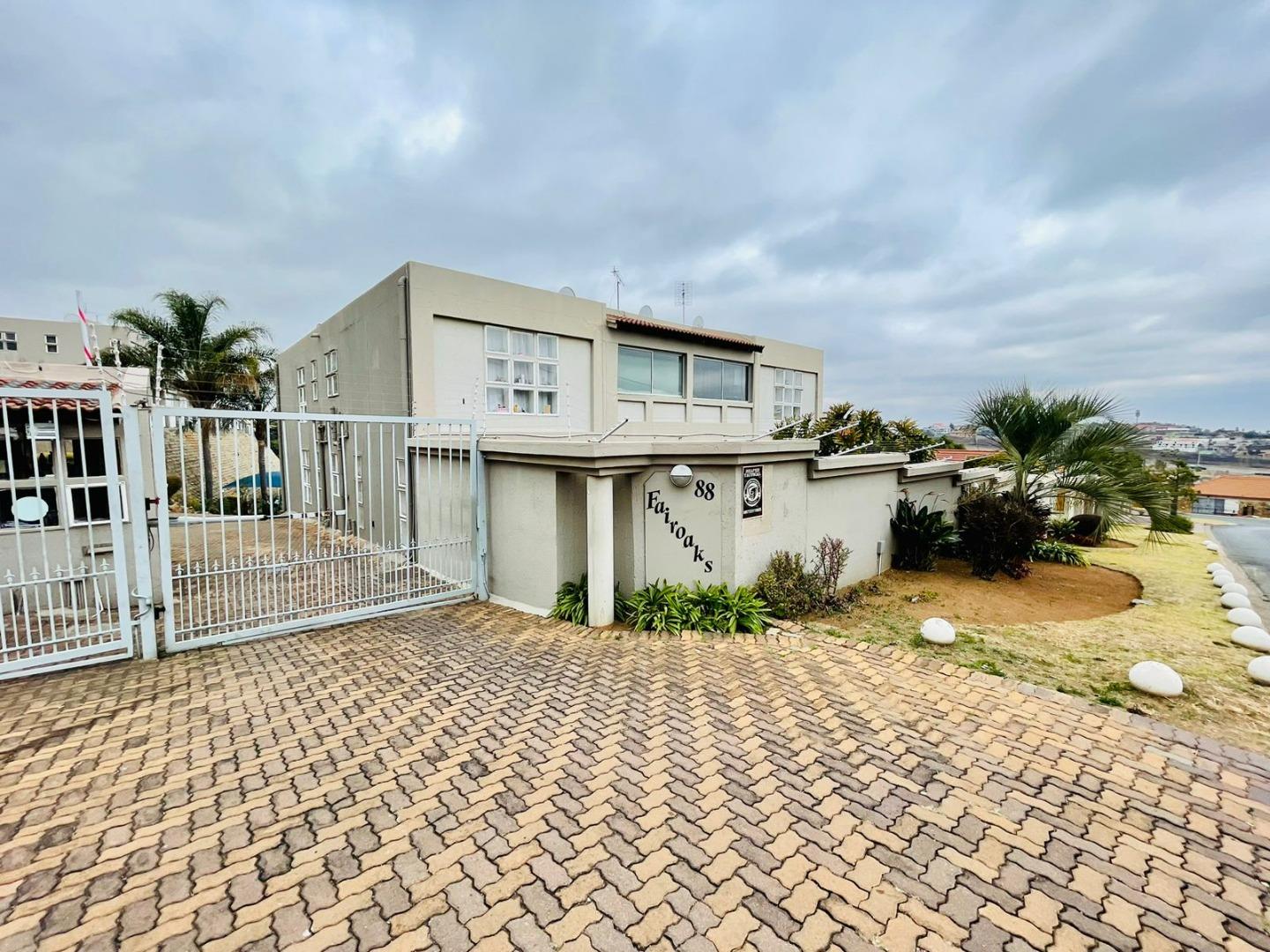 2 Bedroom Townhouse for sale in Oakdene 20jdm Fair Oaks, 98 Hausberg