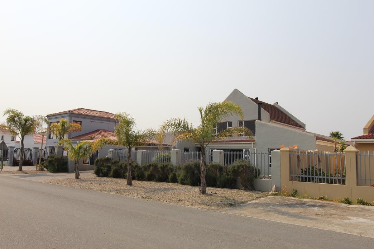 4 Bedroom House for sale in Port Owen 43 Elizabeth East Street P24113252283