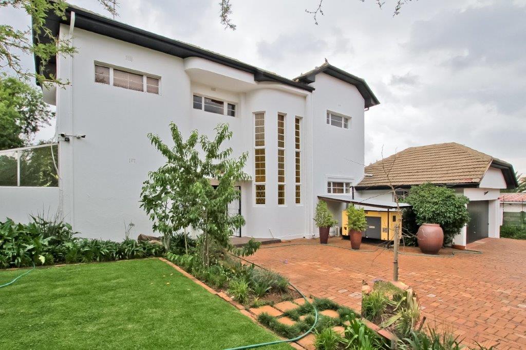 4 Bedroom House for sale in Observatory P24113252443