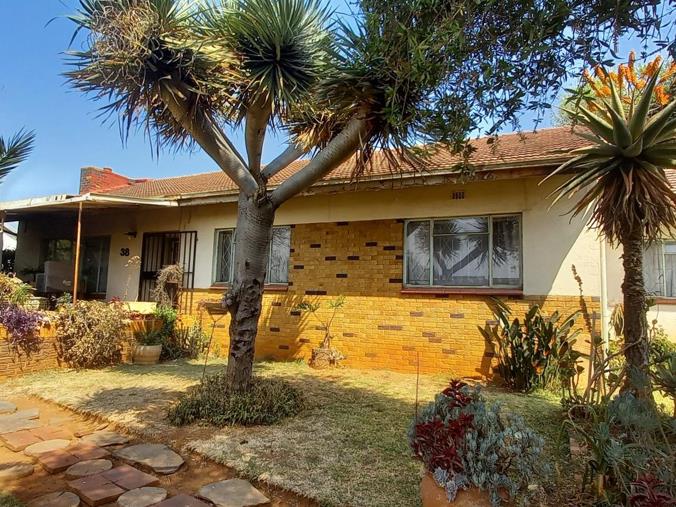 3 Bedroom House for Sale in Edenvale Central