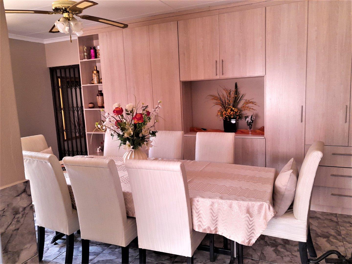 3 Bedroom House for sale in Heidelberg Proper P24113253275