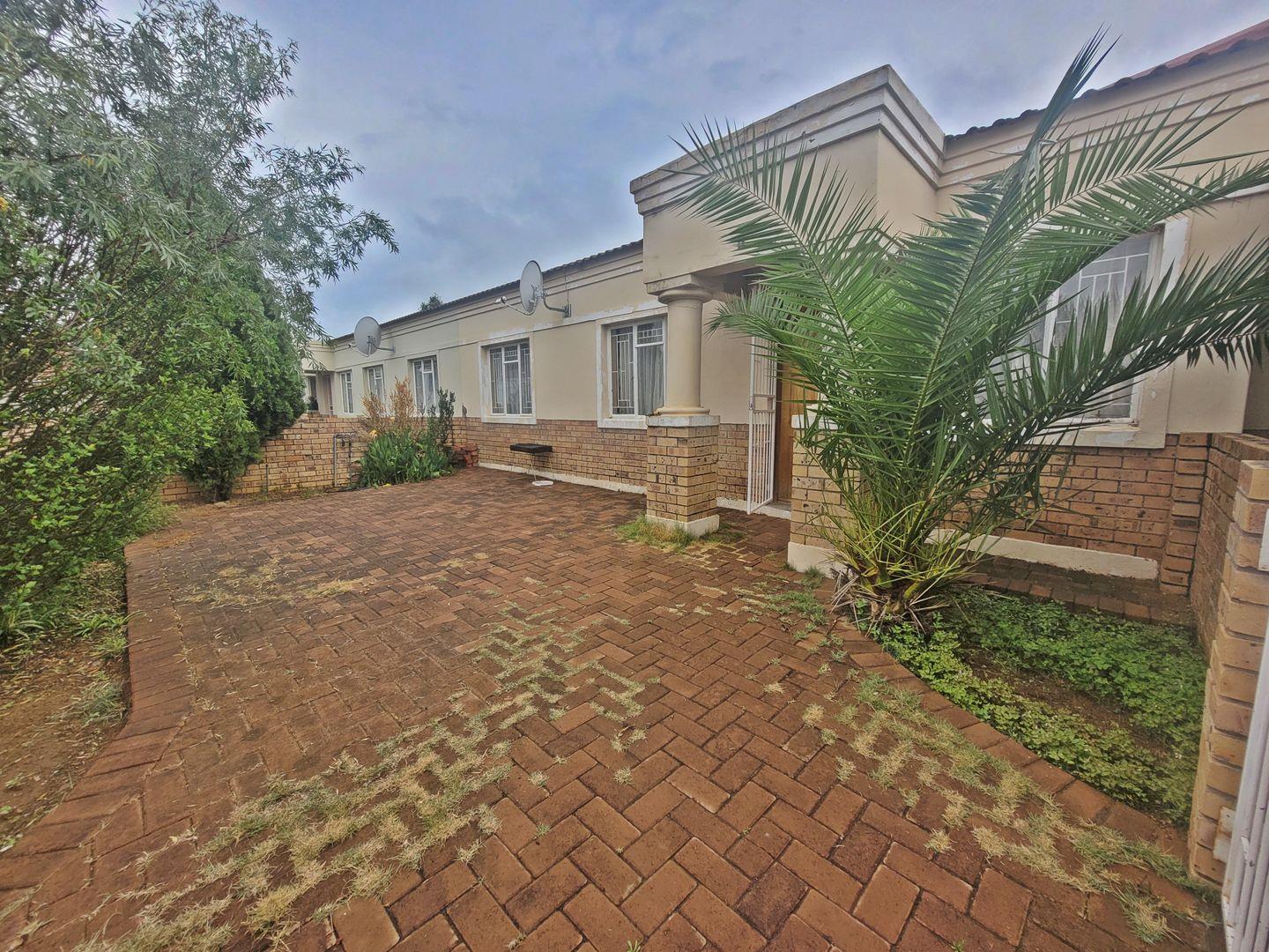 Townhouses for sale in Bloemfontein Bloemfontein Property