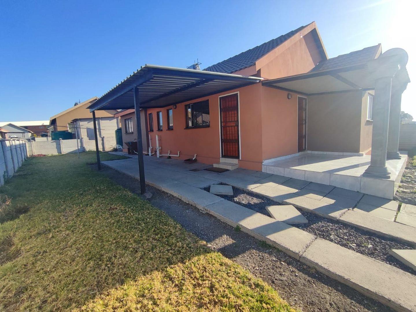 4 Bedroom House for sale in Freedom Park P24113254042