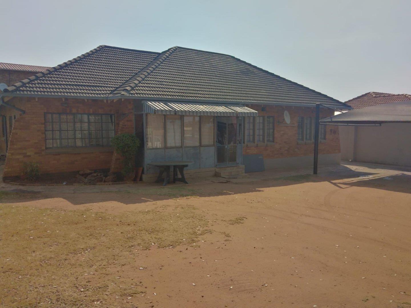 Robertsham Property Property and houses for sale in Robertsham