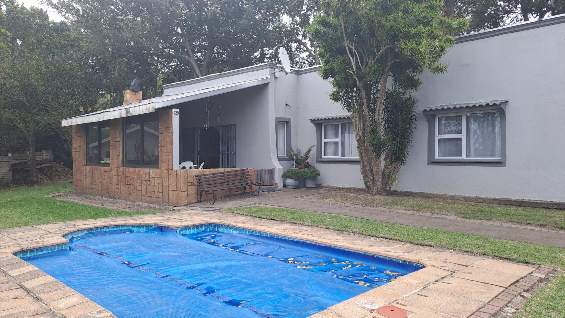 4 Bedroom House for sale in Black Rock P24113255076