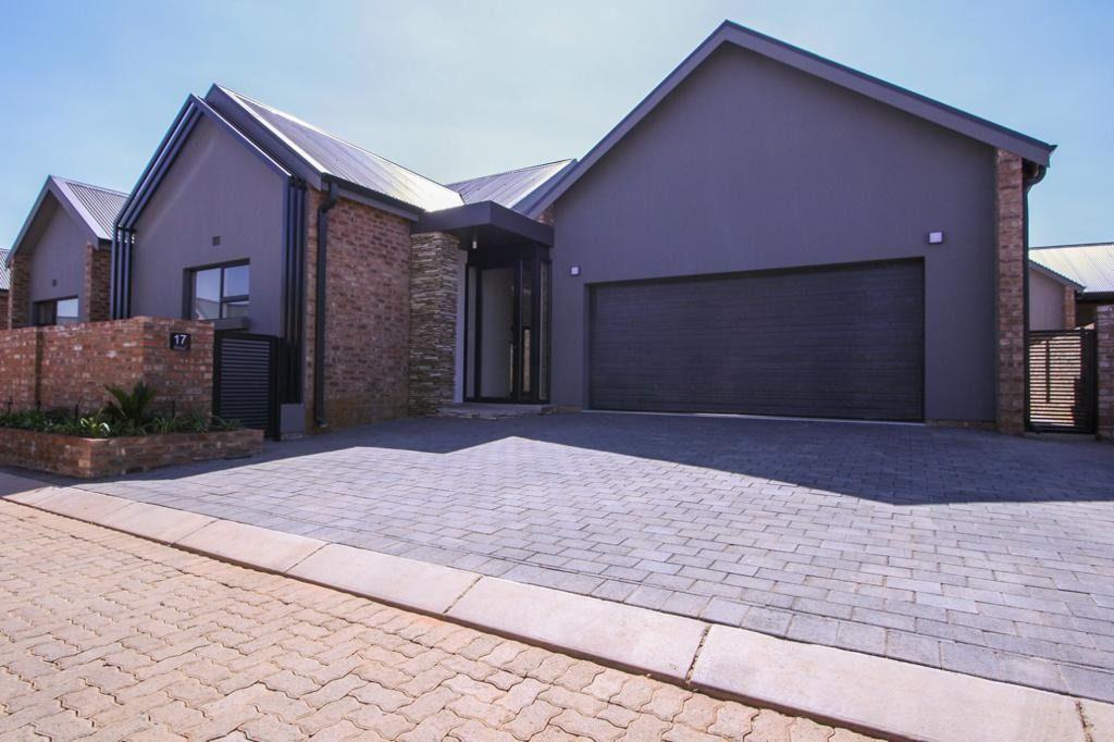 3 Bedroom Townhouse to rent in Van Der Hoff Park P24114363281