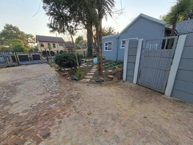 4 Bedroom House for sale in Edenvale Central 120 2nd Avenue P24