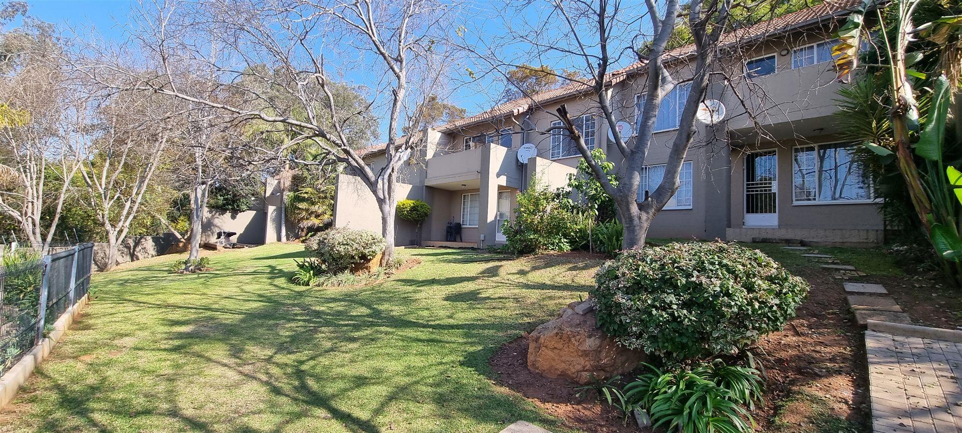 2 Bedroom Townhouse for sale in Newlands P24112747305