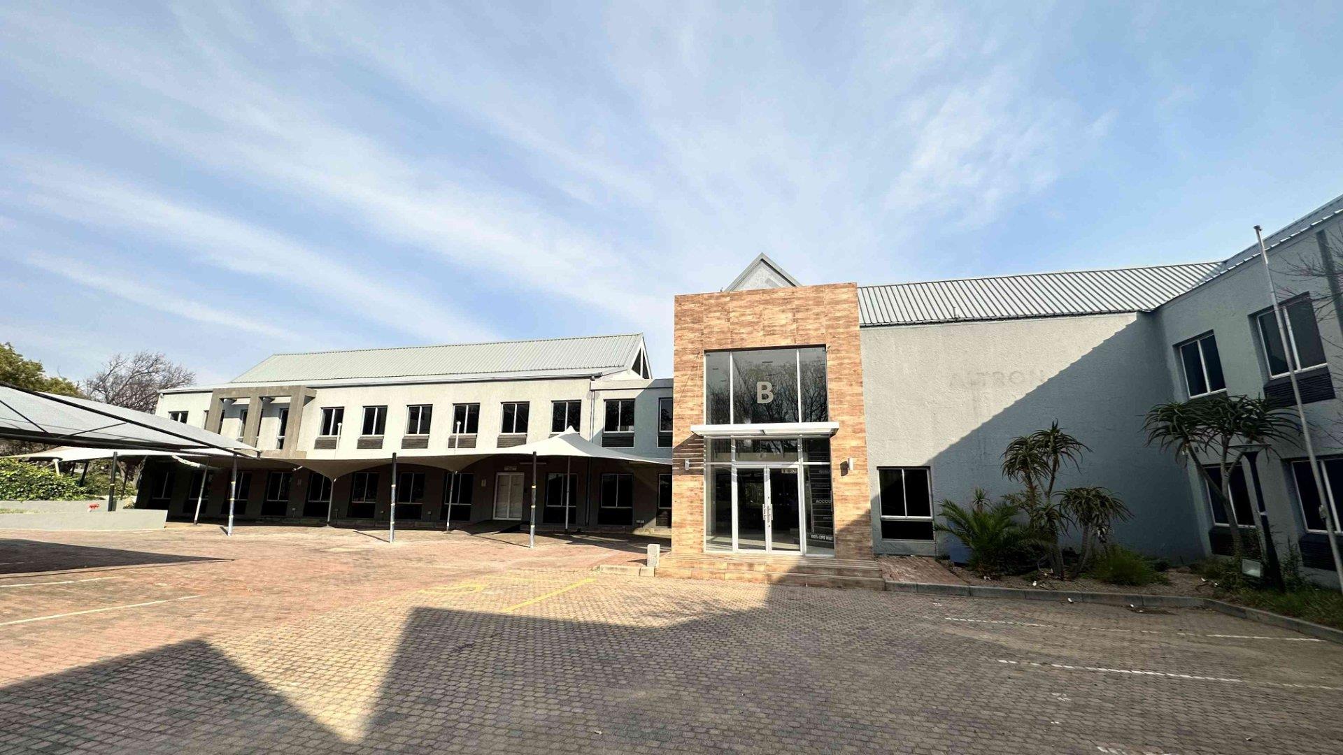 Commercial property to rent in Woodmead P24113257001