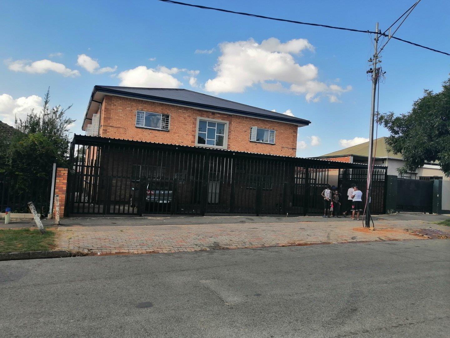 3 Bedroom Apartment / flat to rent in Turffontein P24114136734