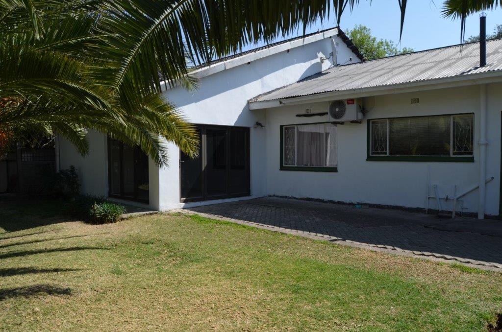 3 Bedroom House for sale in Bayswater P24113259637