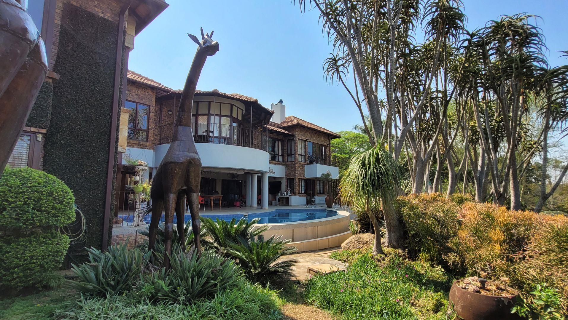 6 Bedroom House for sale in White River Country Estate P24113260373