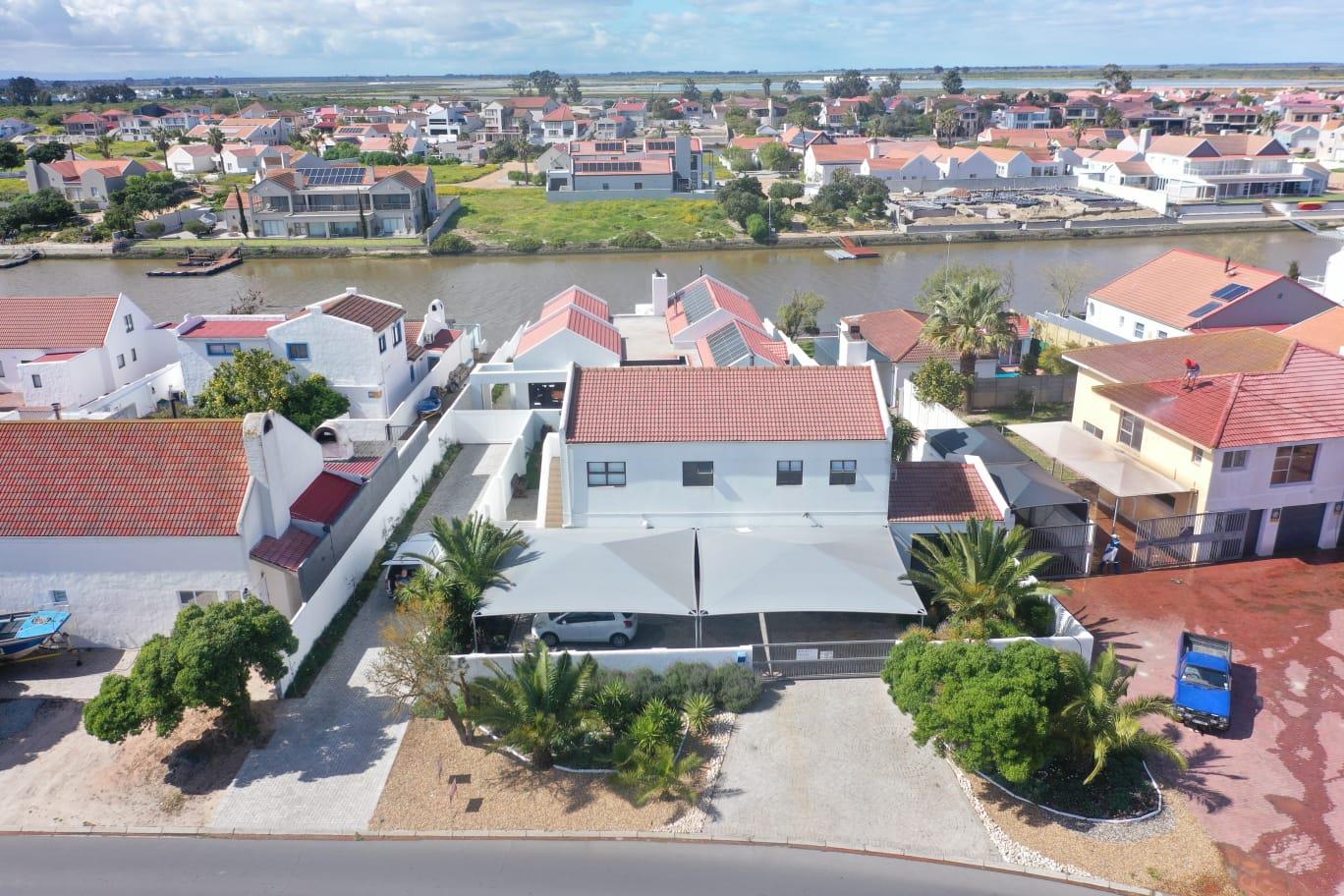 2 Bedroom House for sale in Port Owen P24113260443