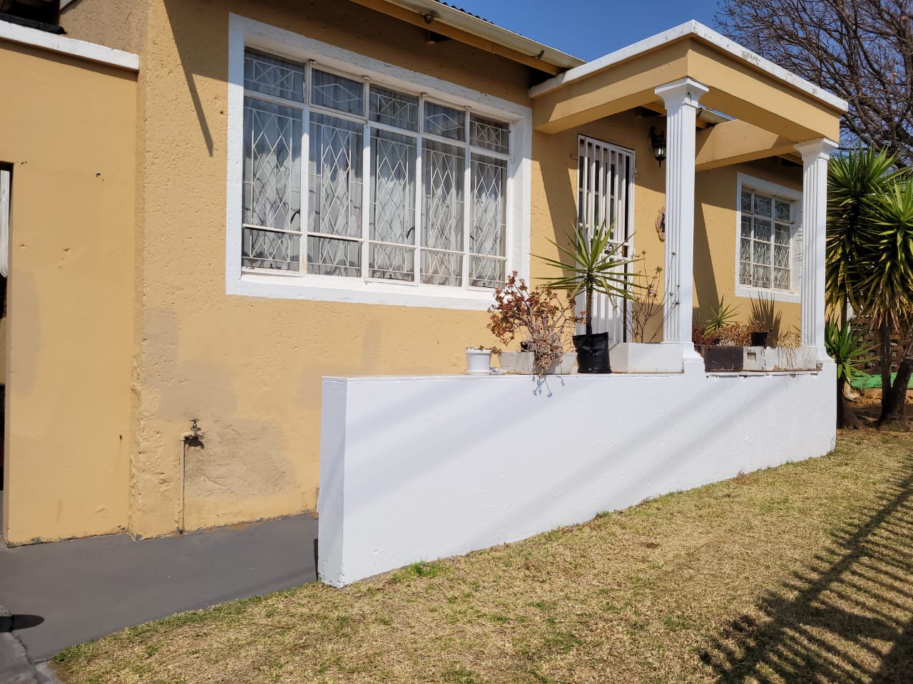 4 Bedroom House for sale in South Hills 4 Tuinplaats Street P24