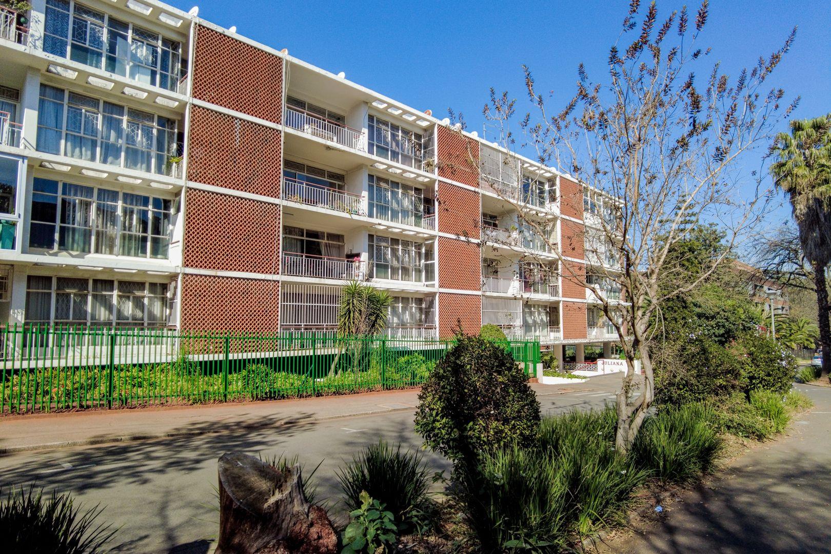 3 Bedroom Apartment / flat for sale in Parktown 110 Juliana, 4