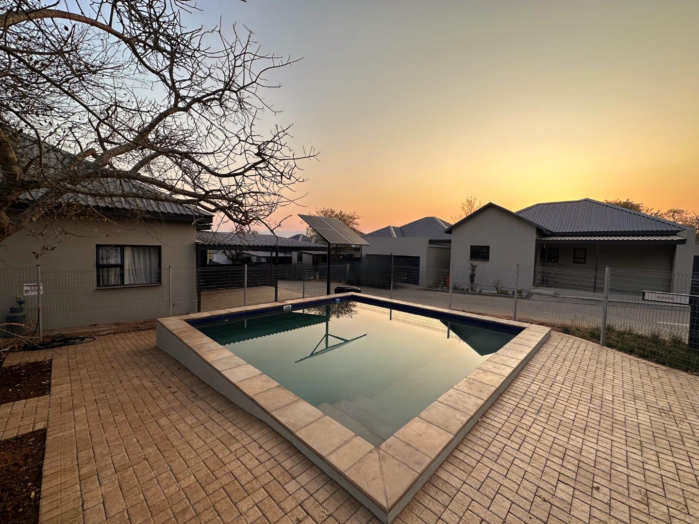 2 Bedroom House for sale in Hoedspruit P24113261548