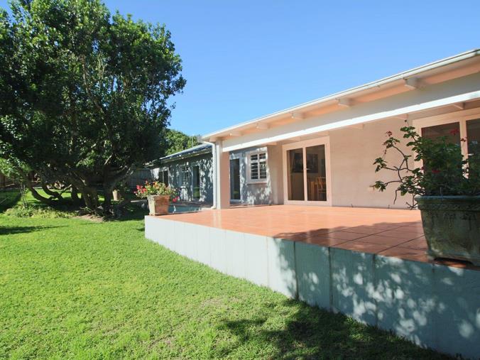 5 Bedroom House to Rent in Kenton On Sea