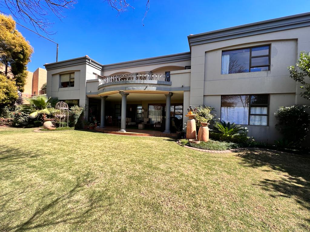 3 Bedroom House for sale in Centurion Golf Estate 5 Boca Street P24