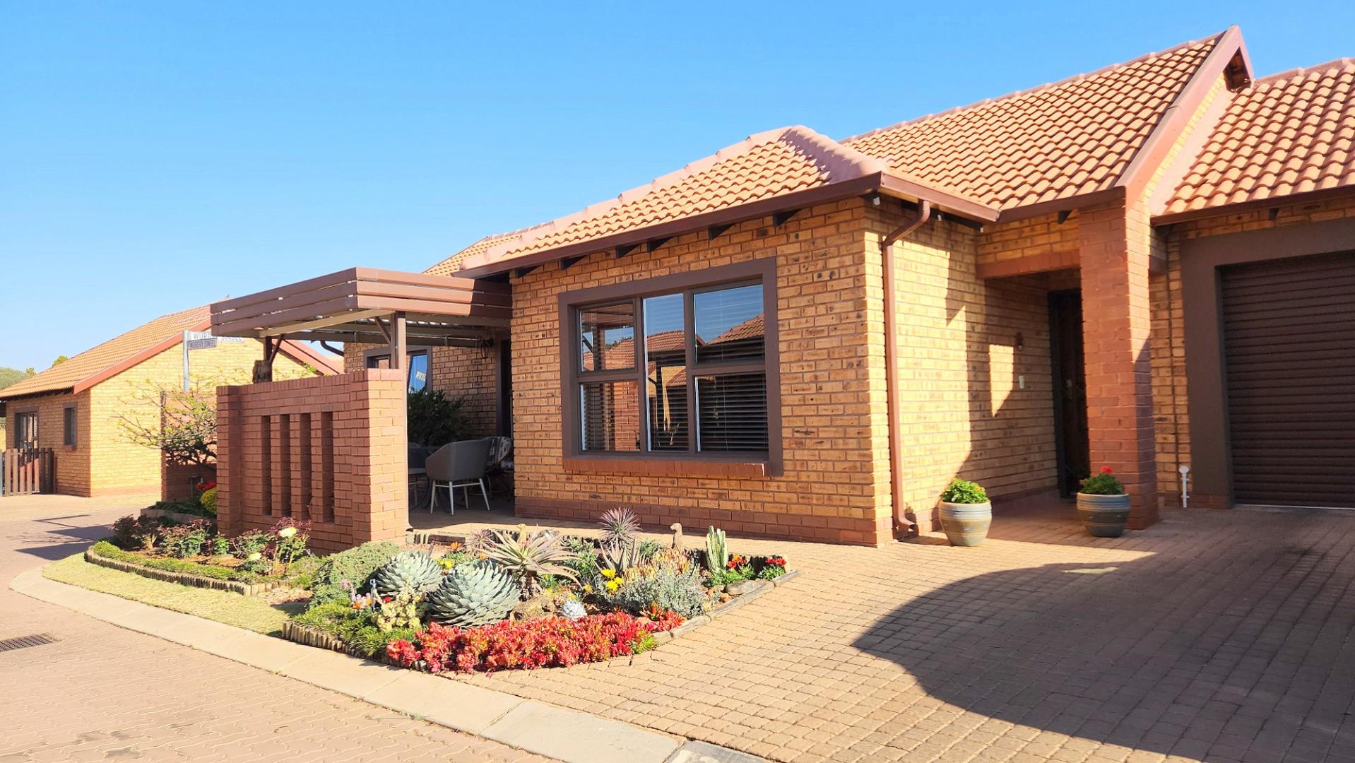 2 Bedroom Townhouse for sale in Willow Park Manor 492 Trollope Road