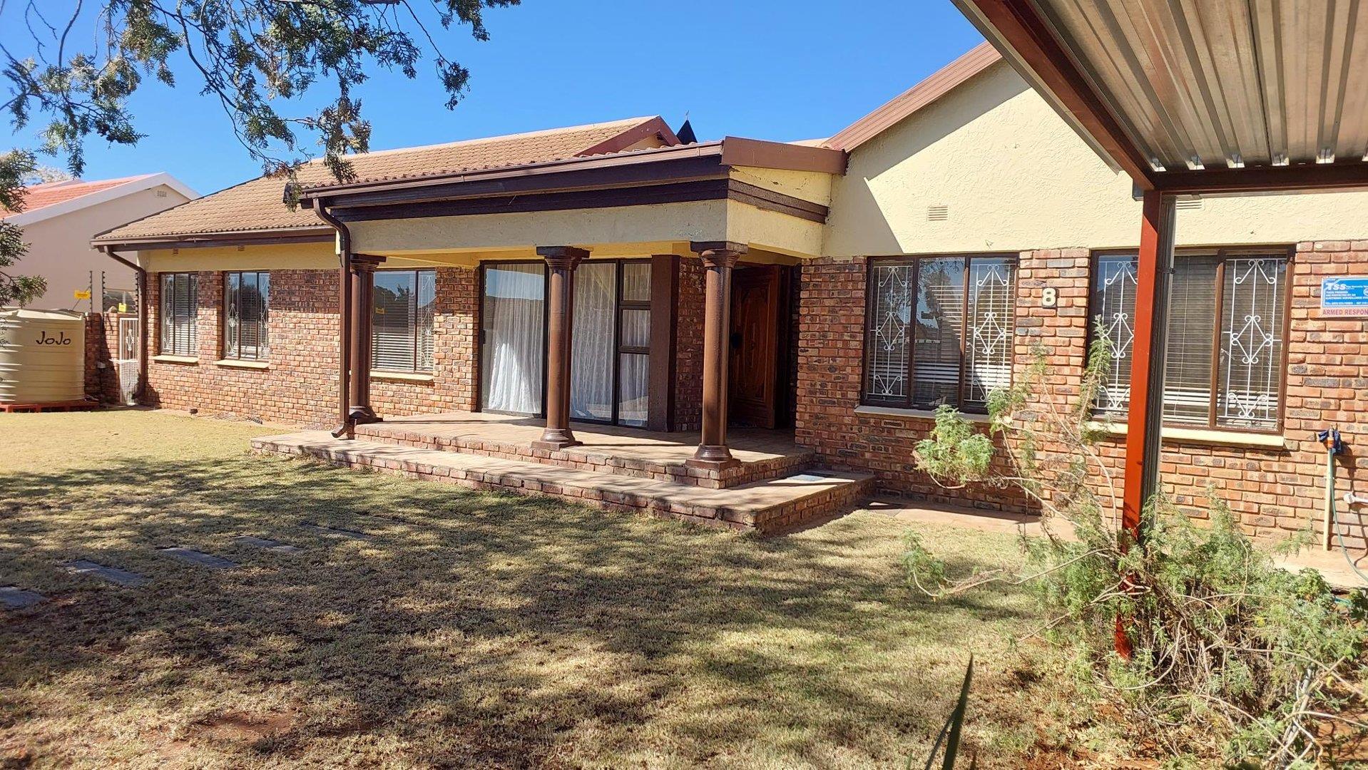 3 Bedroom House for sale in Riviera P24113266890