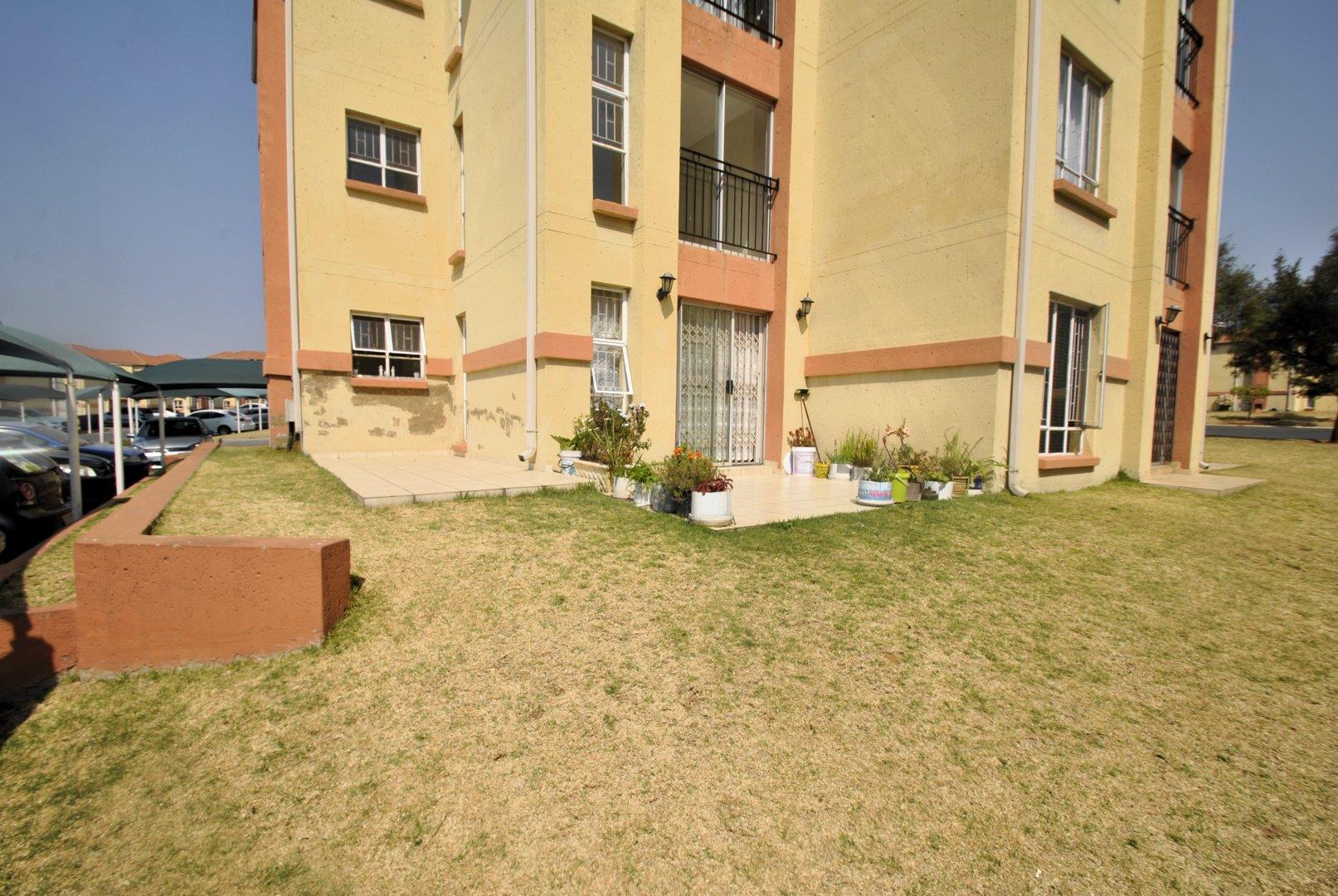 2 Bedroom House for sale in Ormonde View P24113267087