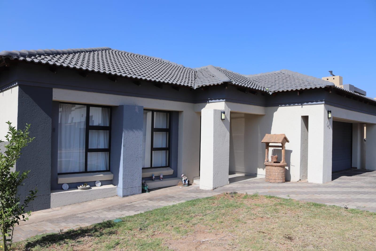 3 Bedroom House for sale in Woodhill Estate P24113267108