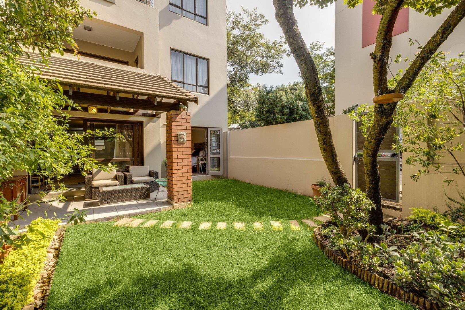 2 Bedroom Apartment / flat for sale in Bryanston P24113294506