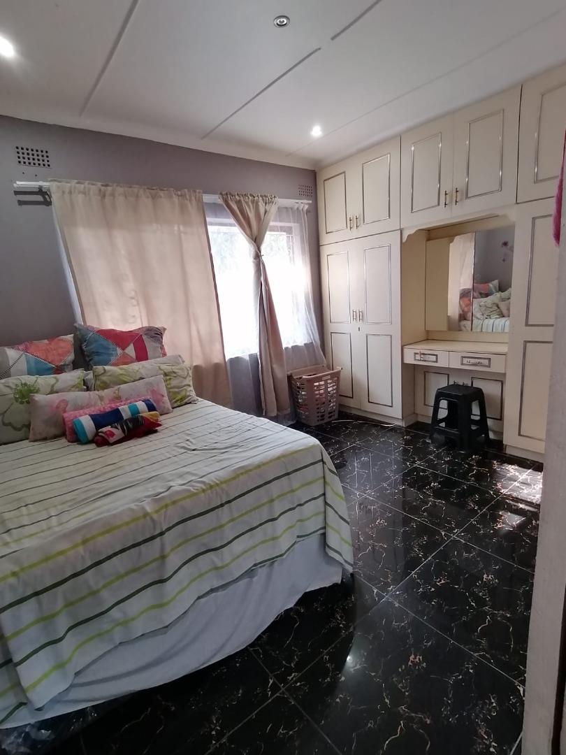 5 Bedroom House for sale in Moorton P24113297257