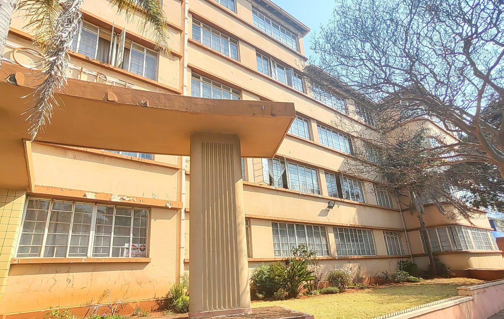 2 Bedroom Apartment / flat for sale in Springs Central P24113298697