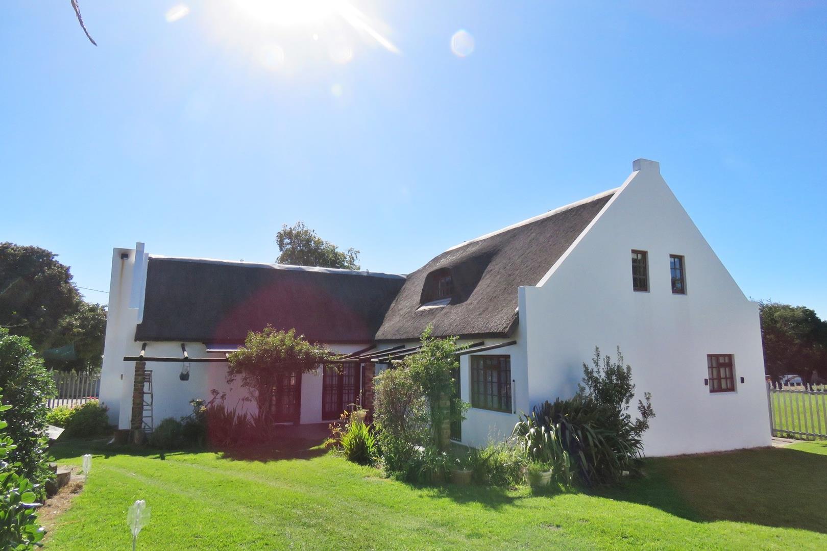 3 Bedroom House for sale in Bredasdorp 48 Du Preez P24113297741