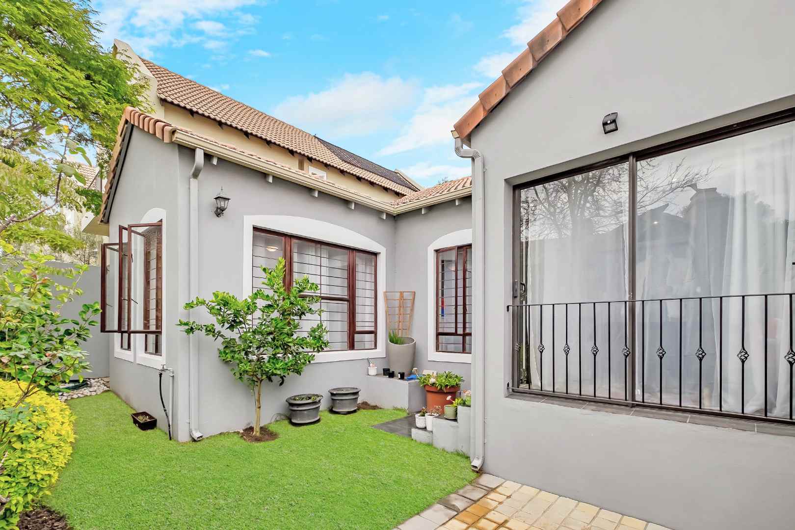 Broadacres Property Property and houses for sale in Broadacres