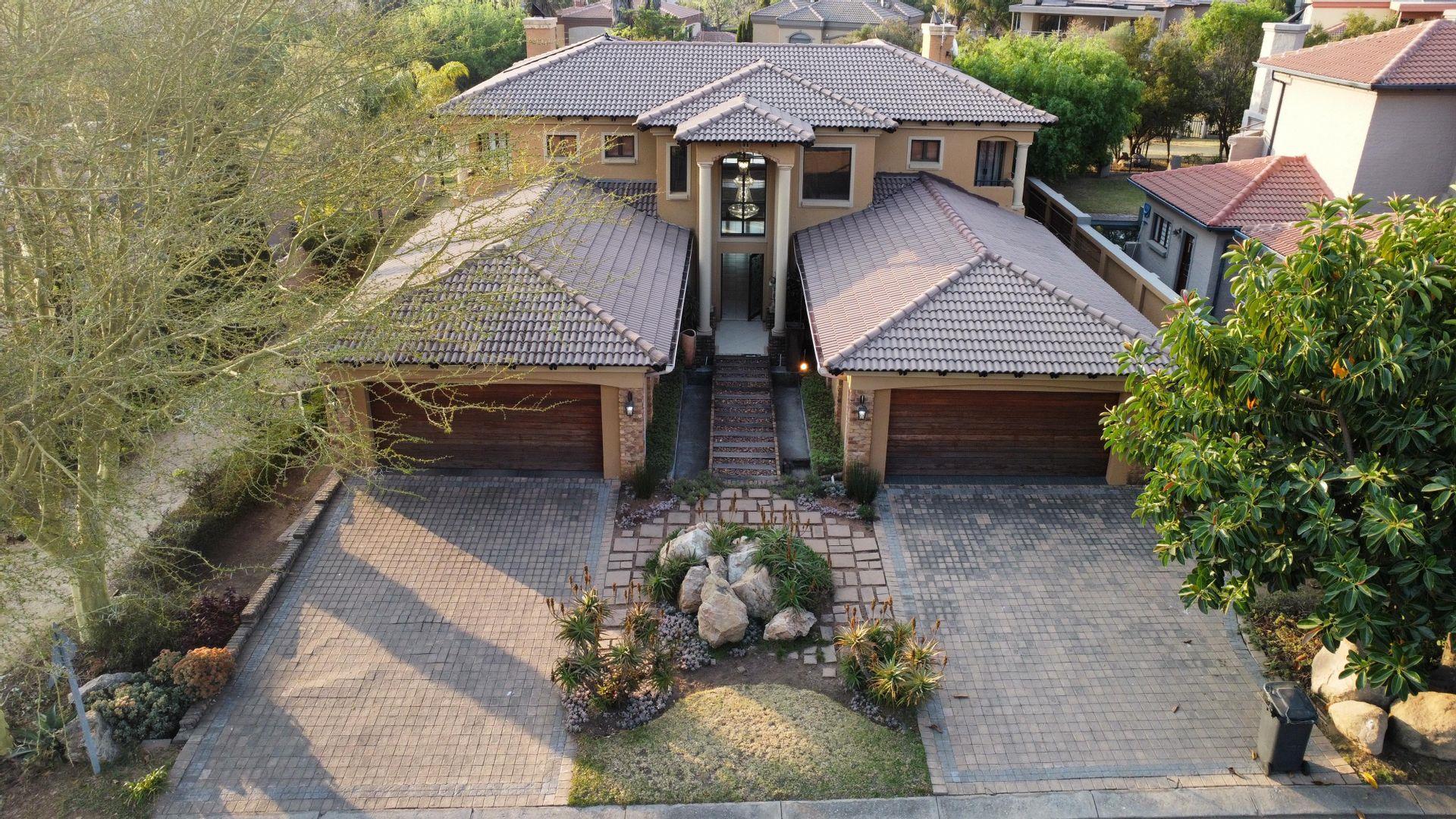 5 Bedroom House for sale in Blue Valley Golf Estate P24113298176