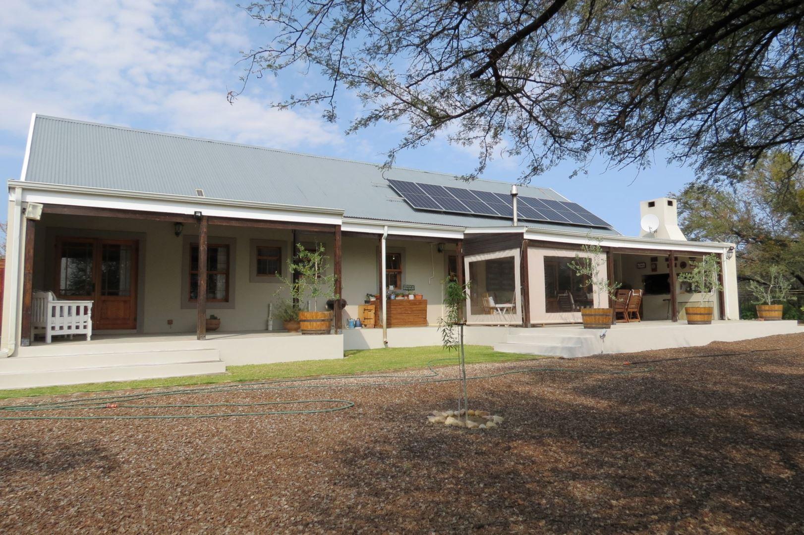 3 Bedroom House for sale in Prince Albert 1 Fonteinsingel, De Beer St