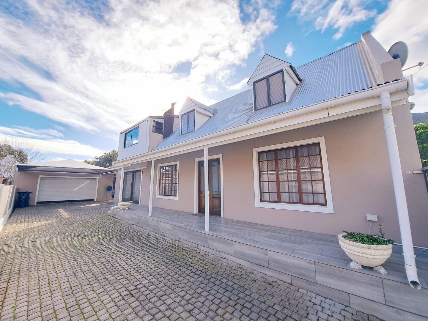 4 Bedroom House for sale in Onrus 22 Sherwood Drive P24113299760