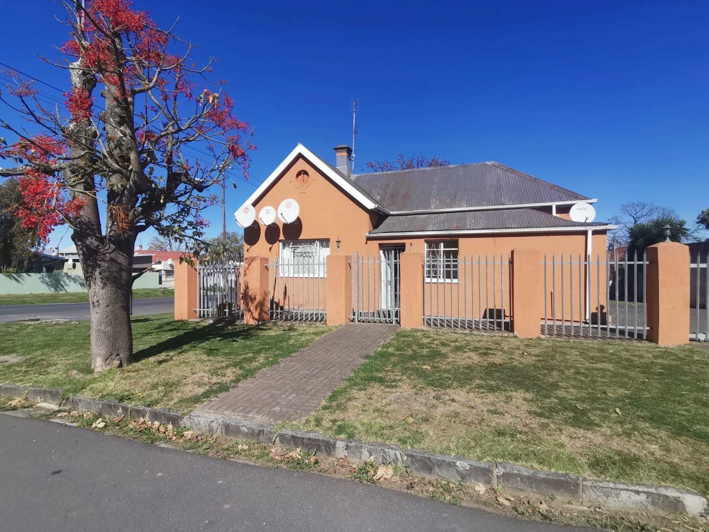 6 Bedroom House for sale in King Williams Town Central P24113300109