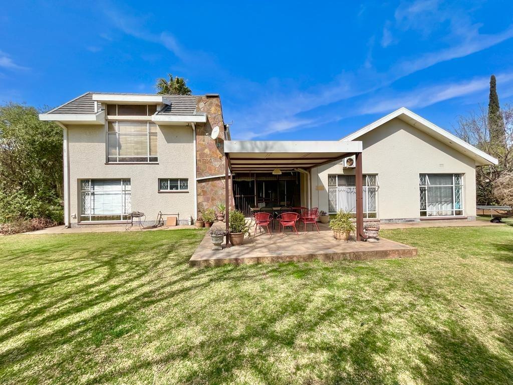 5 Bedroom House for sale in Lichtenburg P24113300474