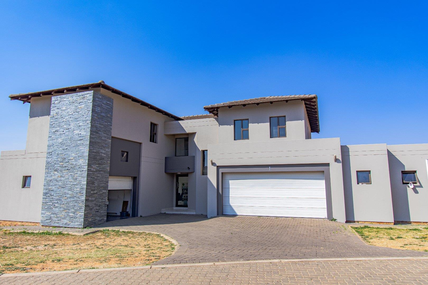 4 Bedroom House for sale in Eye Of Africa Estate 1 Golfview P24