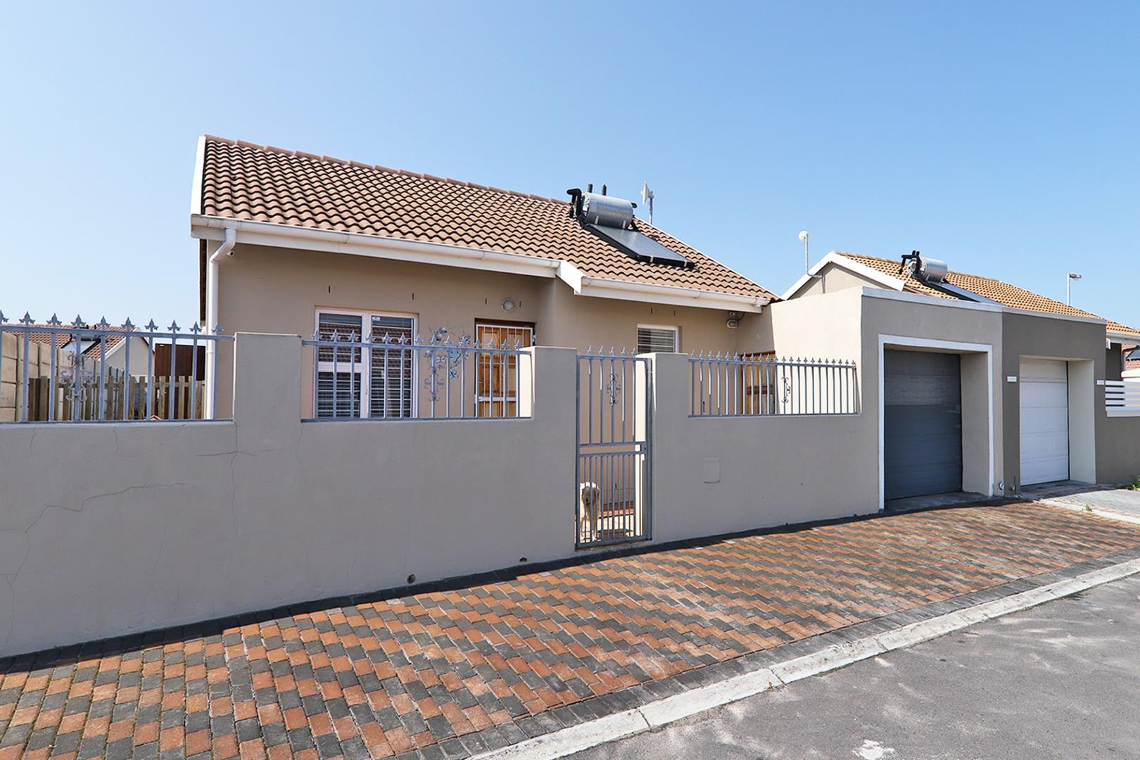 Pelican Park Property Property and houses for sale in Pelican Park Page 3