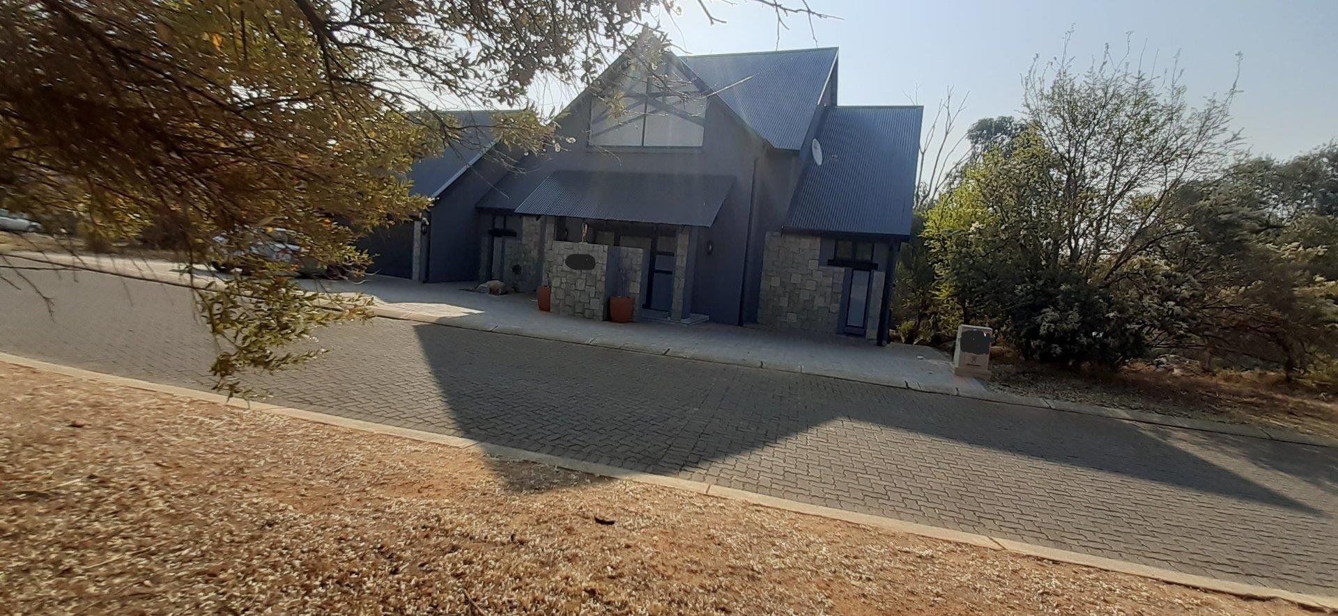 3 Bedroom House for sale in Vaal de Grace Golf Estate P24113305825