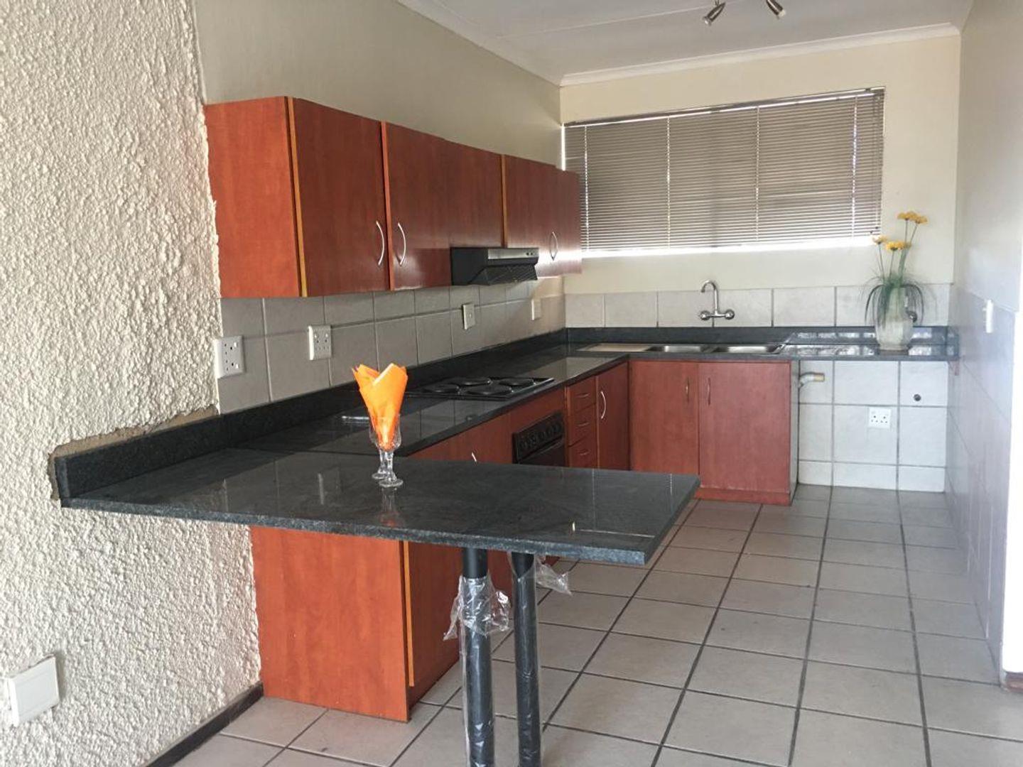 2 Bedroom Apartment / flat for sale in Alberton North P24113306640