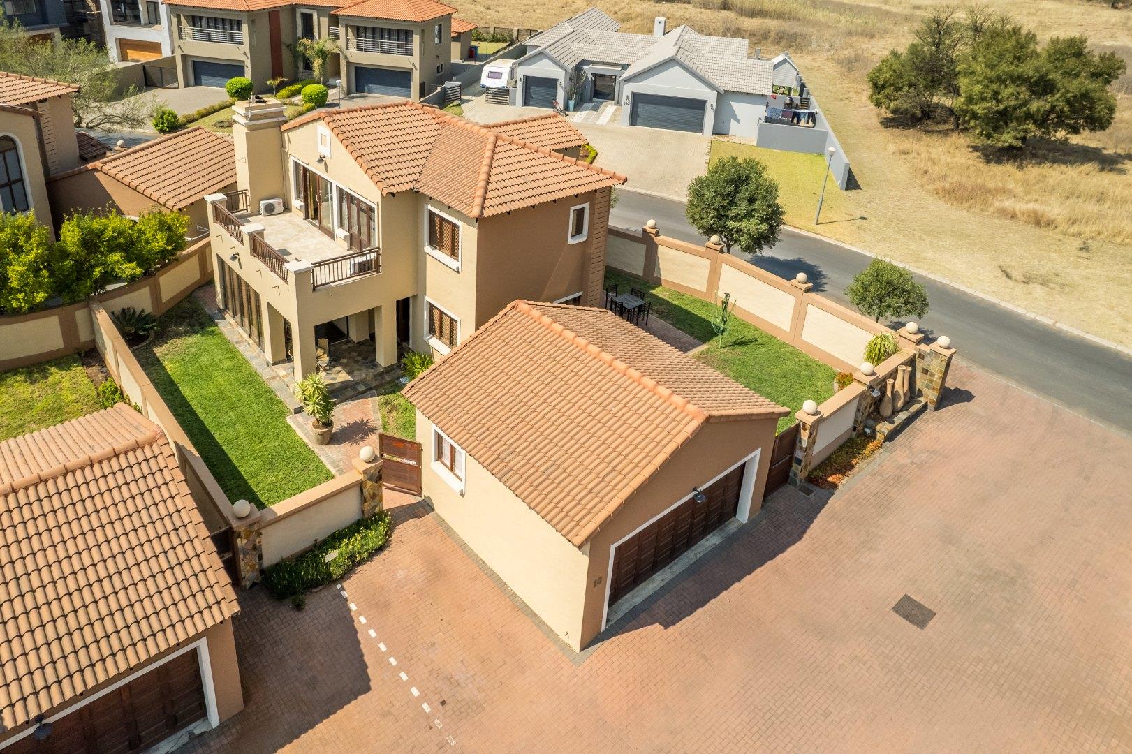 3 Bedroom House for sale in Xanadu Eco Park P24113136879