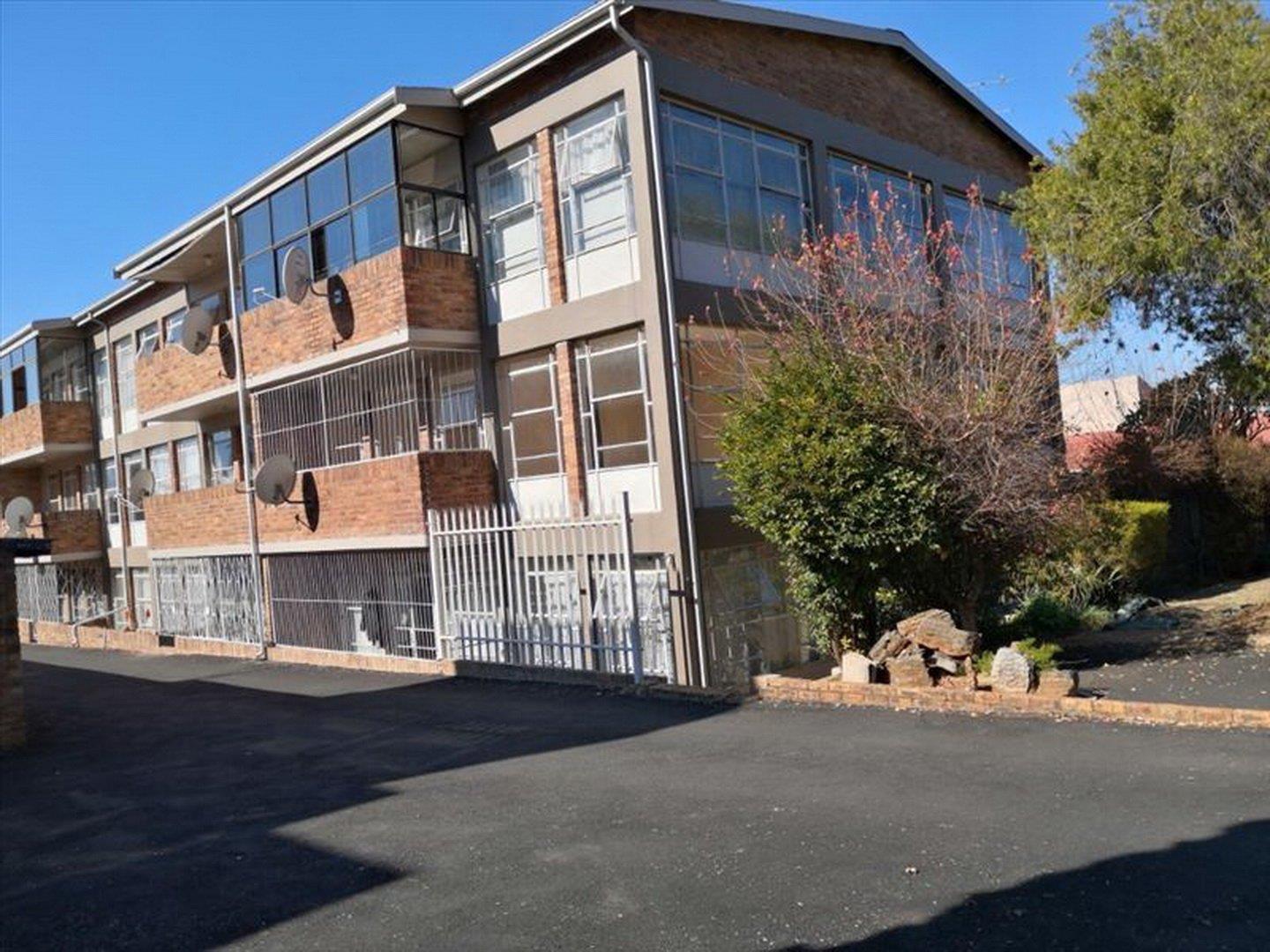 2 Bedroom Apartment / flat for sale in Birchleigh 4 Boekenhout 3